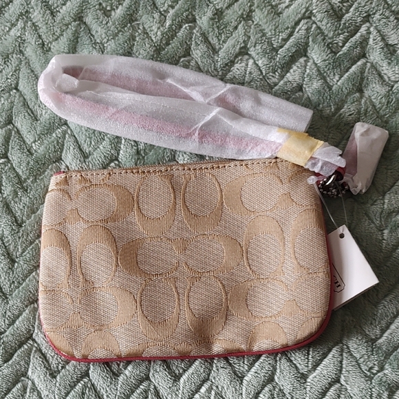 OFFER PLS! Coach Tan And Coral Wristlet - Picture 2 of 6